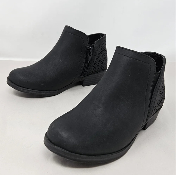Mia Kid's Girl's Ankle Booties Sz 11M Black Faux Leather Zip Perforated Cutout - Picture 3 of 9